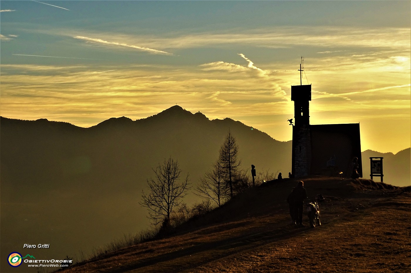 90 Cappella Alpina con Pizzo Formico.JPG